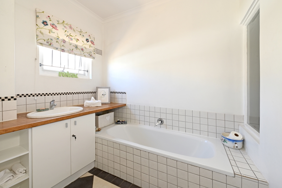 To Let 3 Bedroom Property for Rent in Newlands Western Cape